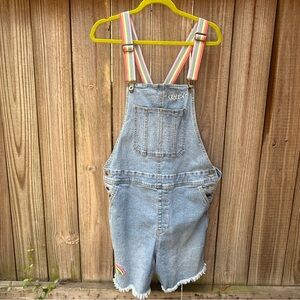 Target Denim Light Wash Short Overalls Size Medium Rainbow "Queen" Stitching/M